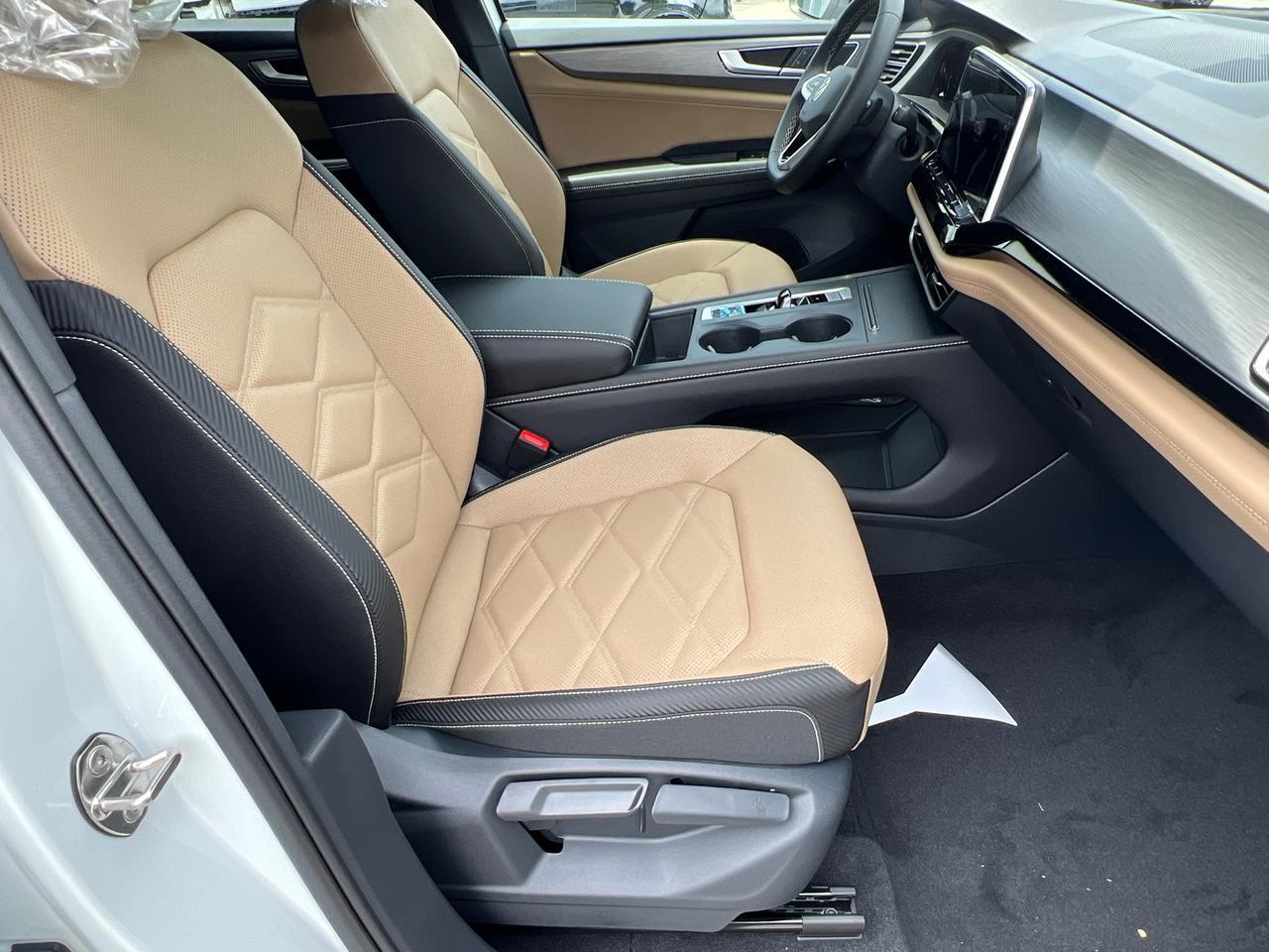 2025 Volkswagen Atlas Cross Sport 2.0T SE Hagerstown MD