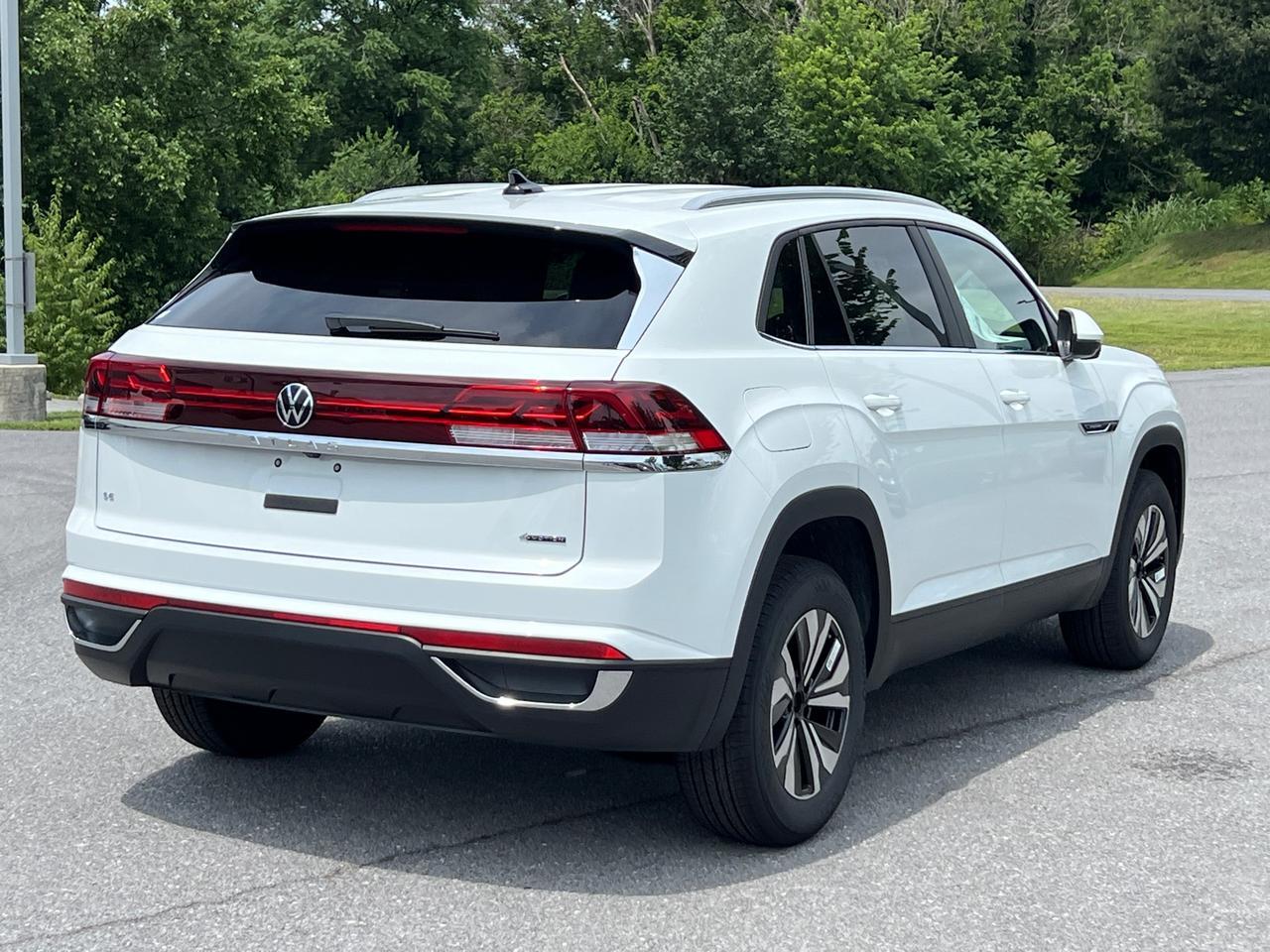 2025 Volkswagen Atlas Cross Sport 2.0T SE Hagerstown MD