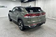 2025 Volkswagen Atlas Cross Sport 2.0T SEL Oshkosh WI