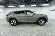 2025 Volkswagen Atlas Cross Sport 2.0T SEL Oshkosh WI
