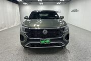 2025 Volkswagen Atlas Cross Sport 2.0T SEL Oshkosh WI