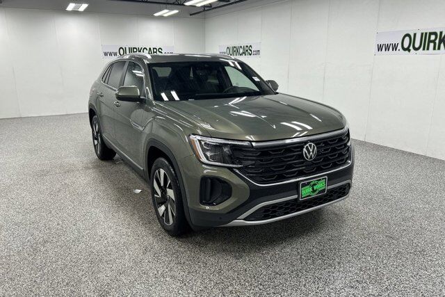 2025 Volkswagen Atlas Cross Sport 2.0T SEL Oshkosh WI