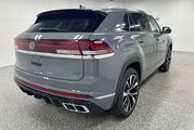 2025 Volkswagen Atlas Cross Sport 2.0T SEL Premium R-Line Oshkosh WI