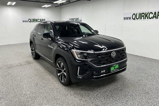 2025 Volkswagen Atlas Cross Sport 2.0T SEL Premium R-Line Oshkosh WI