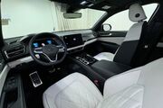 2025 Volkswagen Atlas Cross Sport 2.0T SEL Premium R-Line Oshkosh WI