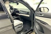 2025 Volkswagen Atlas Cross Sport 2.0T SEL Premium R-Line Oshkosh WI