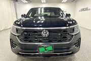 2025 Volkswagen Atlas Cross Sport 2.0T SEL Premium R-Line Oshkosh WI