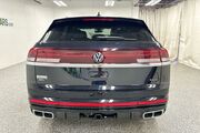 2025 Volkswagen Atlas Cross Sport 2.0T SEL Premium R-Line Oshkosh WI