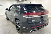 2025 Volkswagen Atlas Cross Sport 2.0T SEL Premium R-Line Oshkosh WI