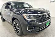 2025 Volkswagen Atlas Cross Sport 2.0T SEL Premium R-Line Oshkosh WI