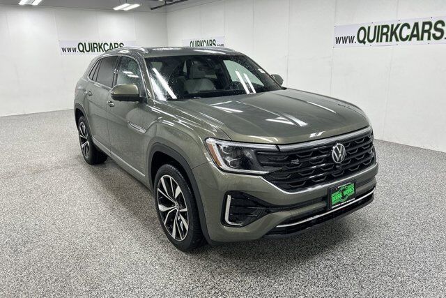 2025 Volkswagen Atlas Cross Sport 2.0T SEL Premium R-Line Oshkosh WI