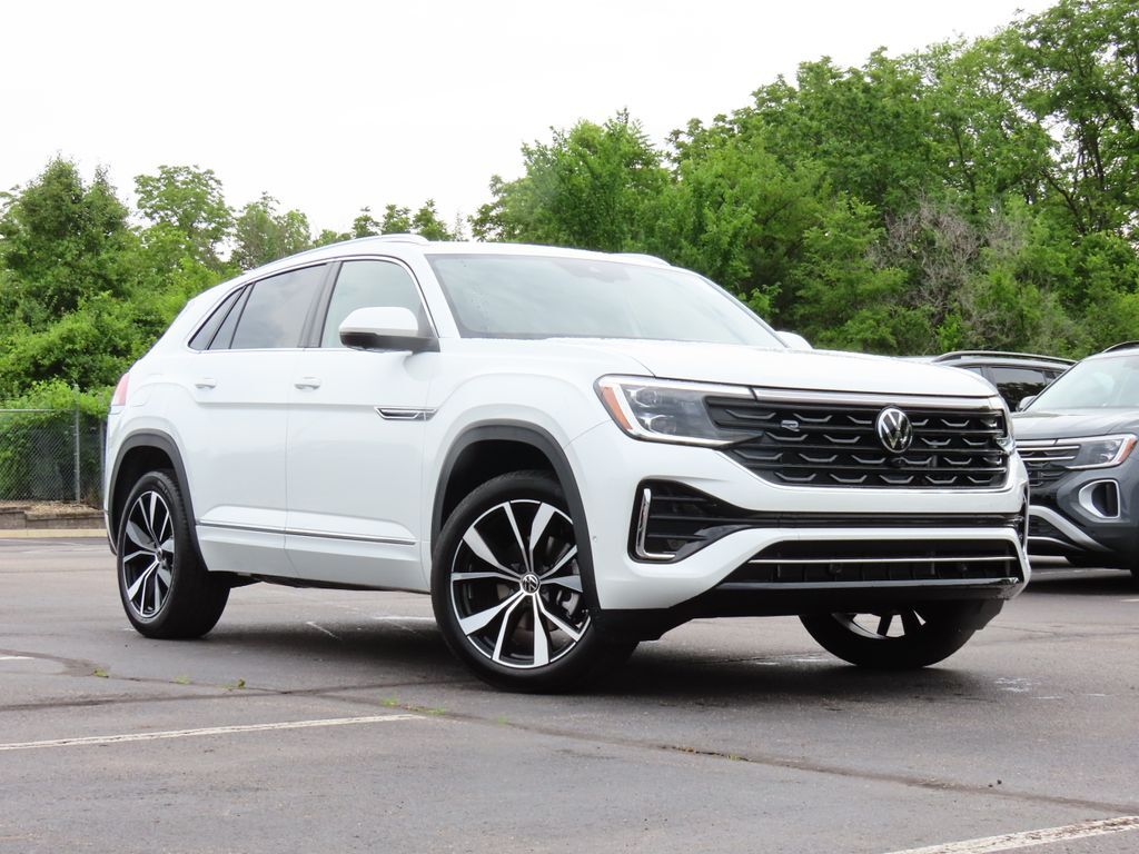 2025 Volkswagen Atlas Cross Sport 2.0T SEL Premium R-Line Oshkosh WI