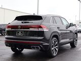 2025 Volkswagen Atlas Cross Sport 2.0T SEL Premium R-Line Oshkosh WI