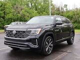 2025 Volkswagen Atlas Cross Sport 2.0T SEL Premium R-Line Oshkosh WI