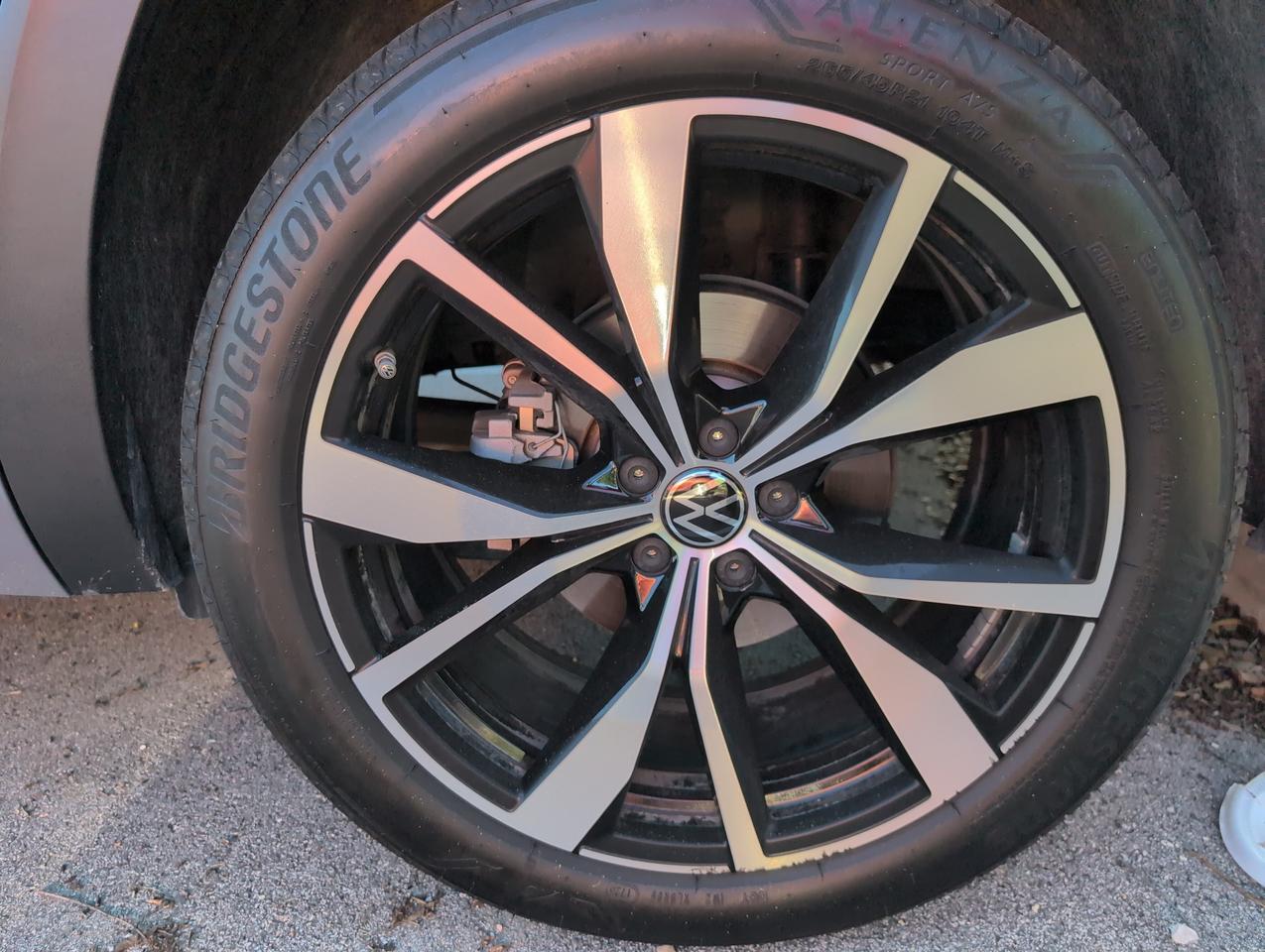 2025 Volkswagen Atlas Cross Sport 2.0T SEL Premium R-Line San Antonio TX