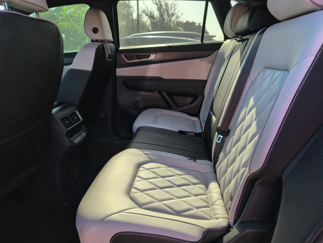 2025 Volkswagen Atlas Cross Sport 2.0T SEL Premium R-Line San Antonio TX
