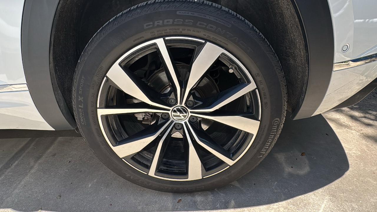2025 Volkswagen Atlas Cross Sport 2.0T SEL Premium R-Line  Selma TX