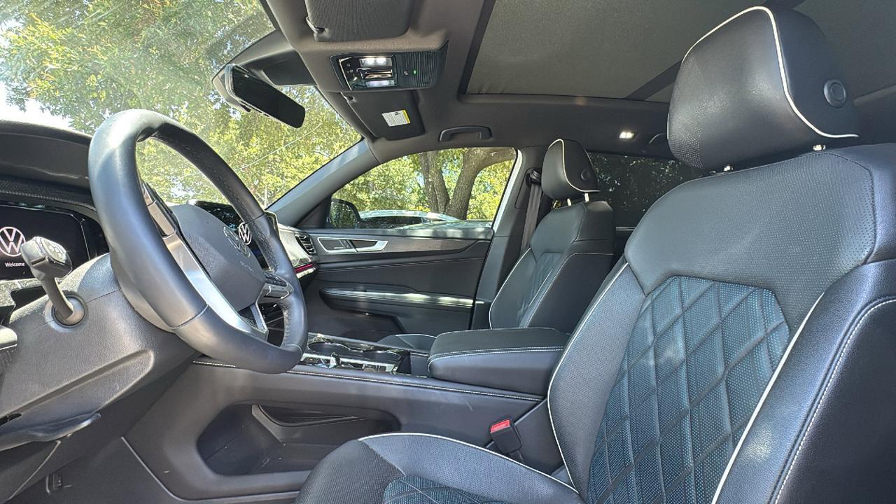 2025 Volkswagen Atlas Cross Sport 2.0T SEL Premium R-Line  Selma TX