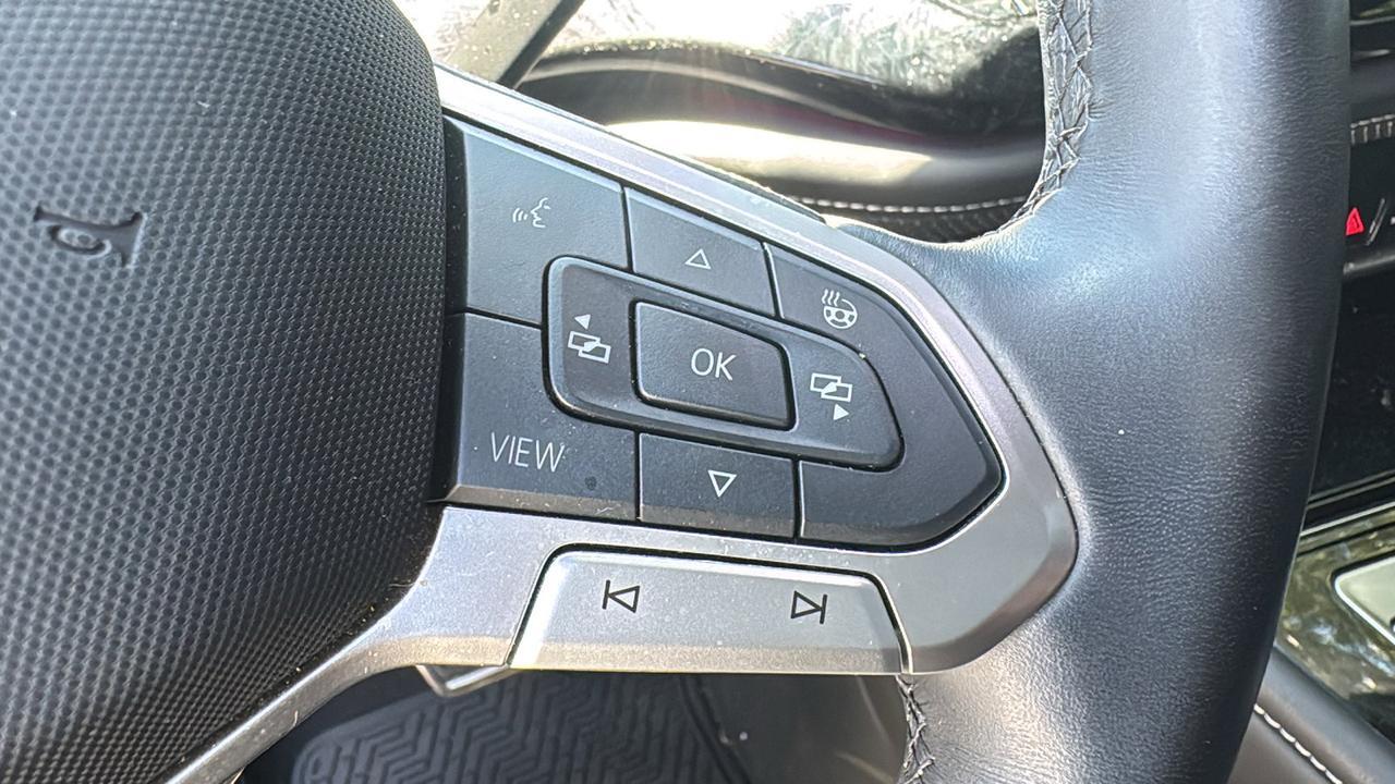 2025 Volkswagen Atlas Cross Sport 2.0T SEL Premium R-Line  Selma TX