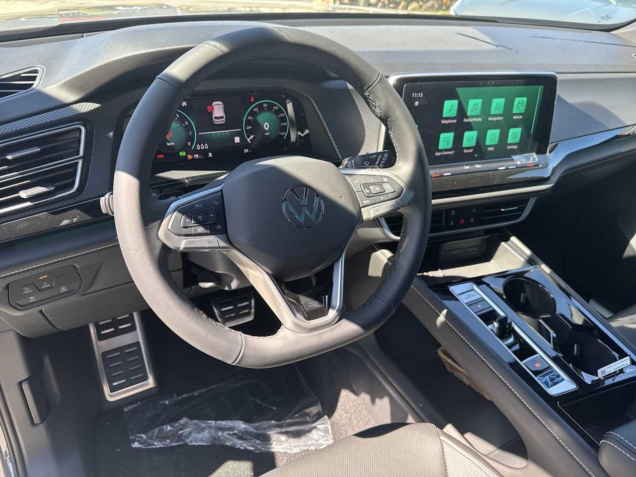 2025 Volkswagen Atlas Cross Sport 2.0T SEL Premium R-Line Medford MA