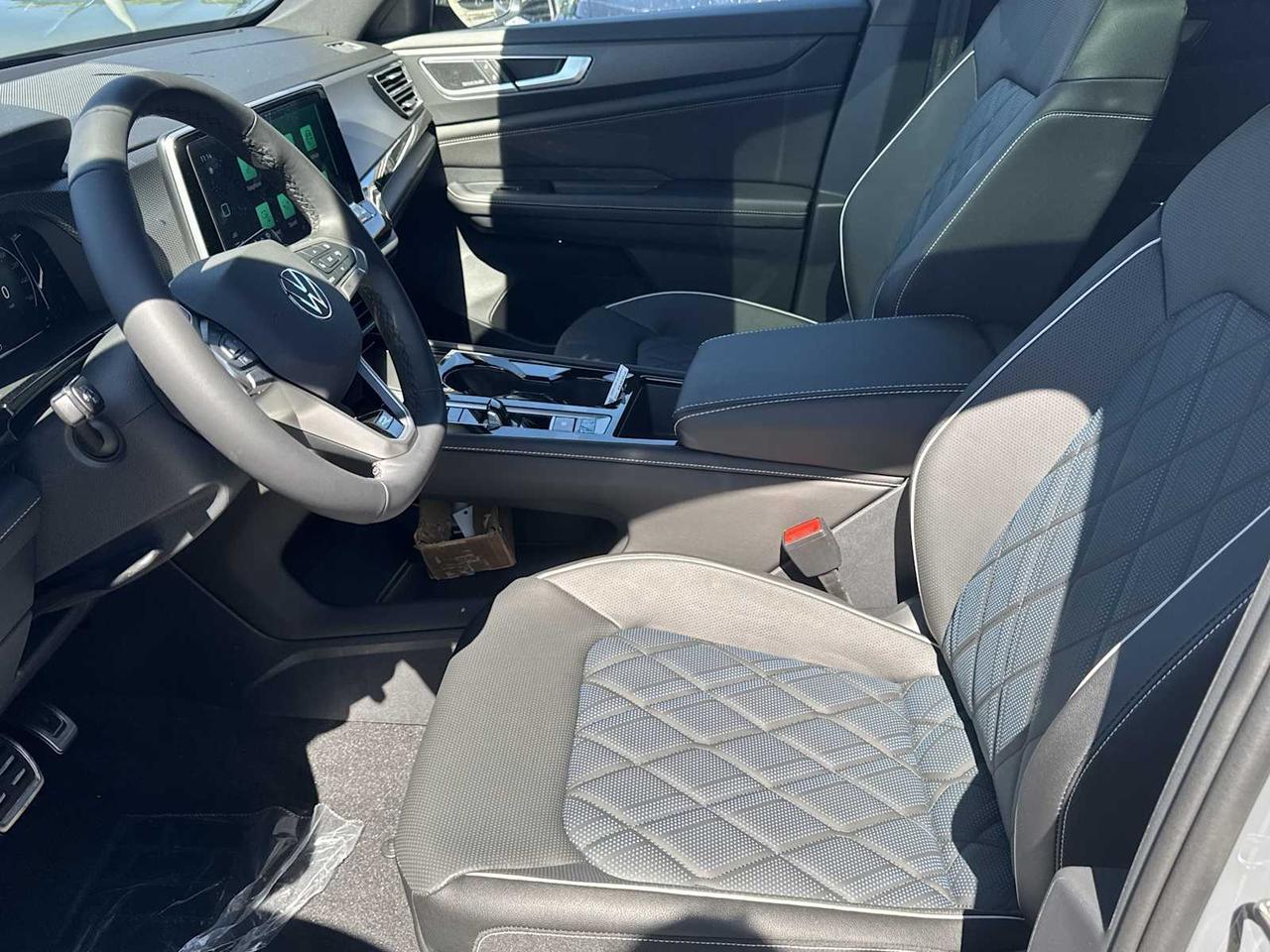 2025 Volkswagen Atlas Cross Sport 2.0T SEL Premium R-Line Medford MA
