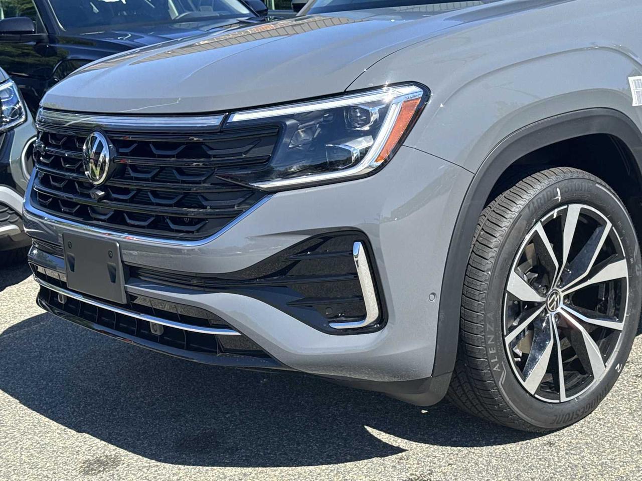 2025 Volkswagen Atlas Cross Sport 2.0T SEL Premium R-Line Medford MA