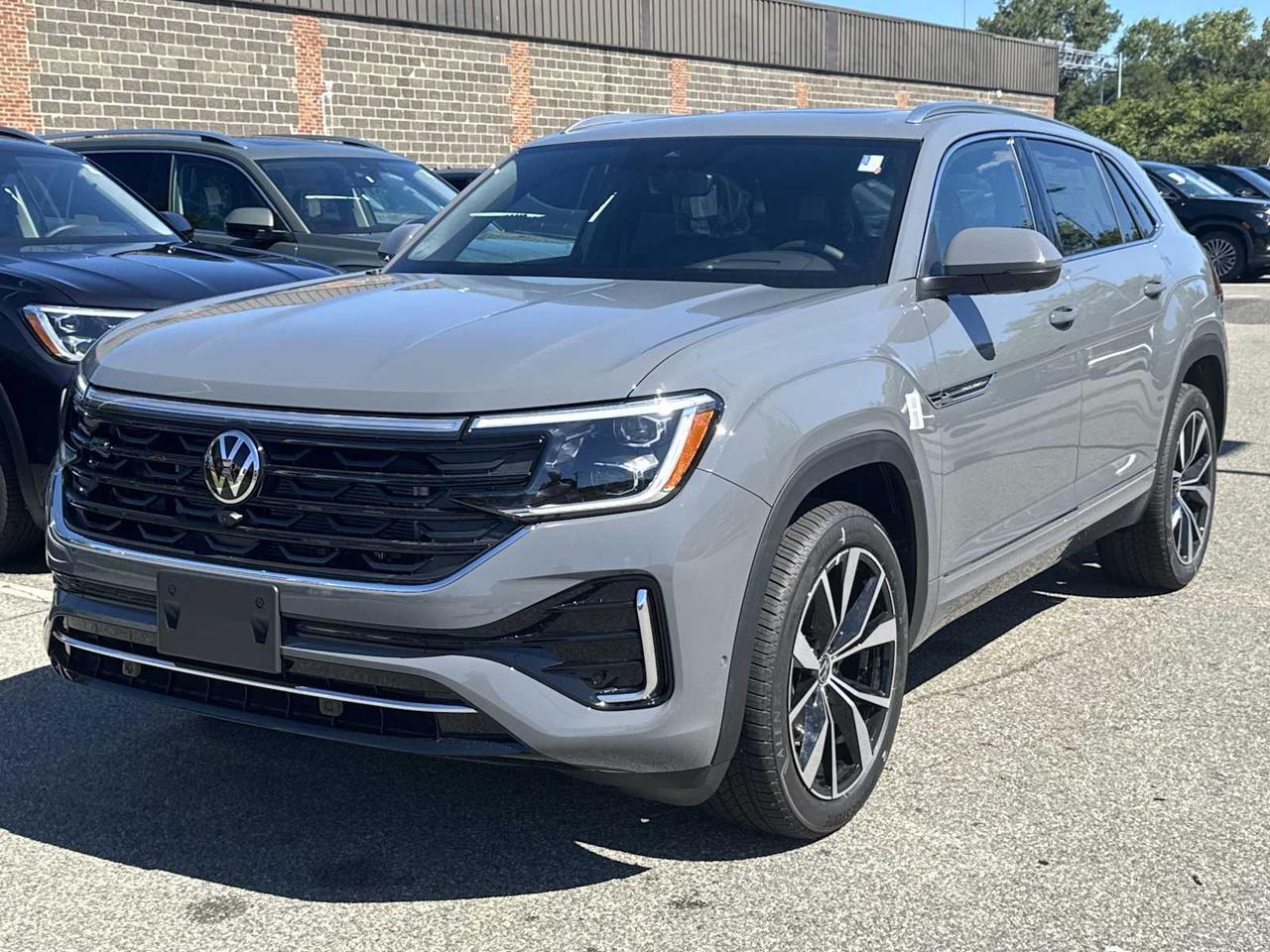 2025 Volkswagen Atlas Cross Sport 2.0T SEL Premium R-Line Medford MA