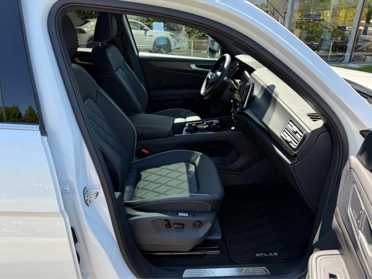 2025 Volkswagen Atlas Cross Sport 2.0T SEL Premium R-Line Wellesley MA
