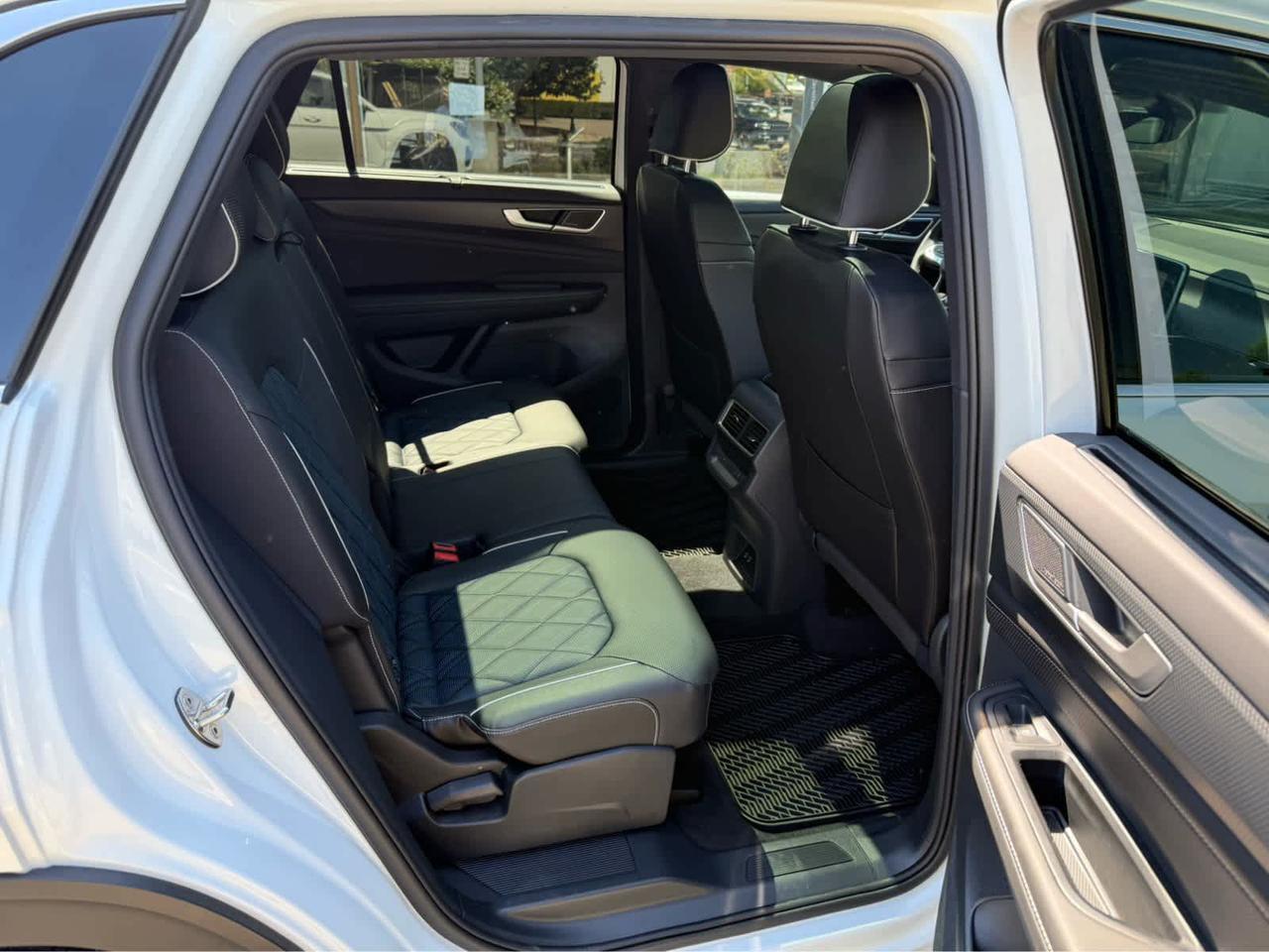2025 Volkswagen Atlas Cross Sport 2.0T SEL Premium R-Line Wellesley MA