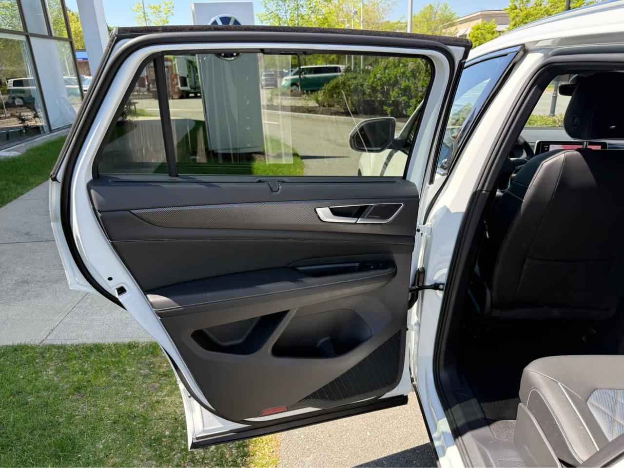 2025 Volkswagen Atlas Cross Sport 2.0T SEL Premium R-Line Wellesley MA