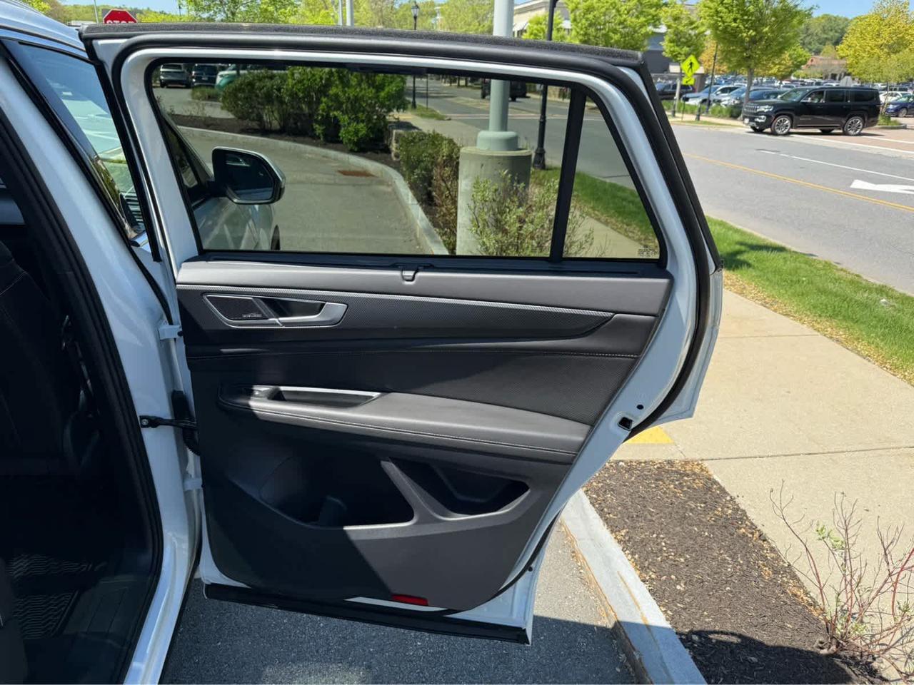 2025 Volkswagen Atlas Cross Sport 2.0T SEL Premium R-Line Wellesley MA