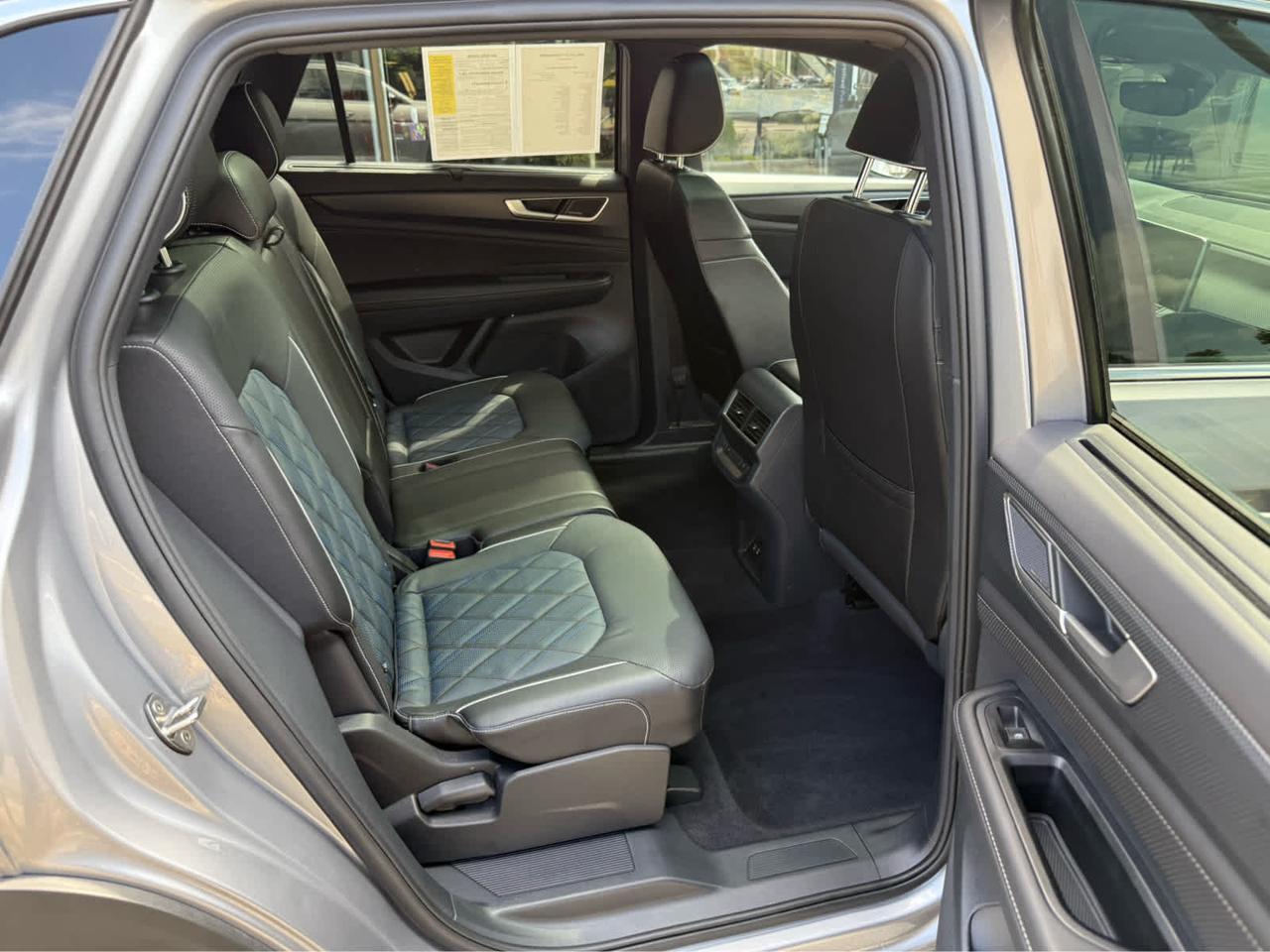 2025 Volkswagen Atlas Cross Sport 2.0T SEL Premium R-Line Wellesley MA