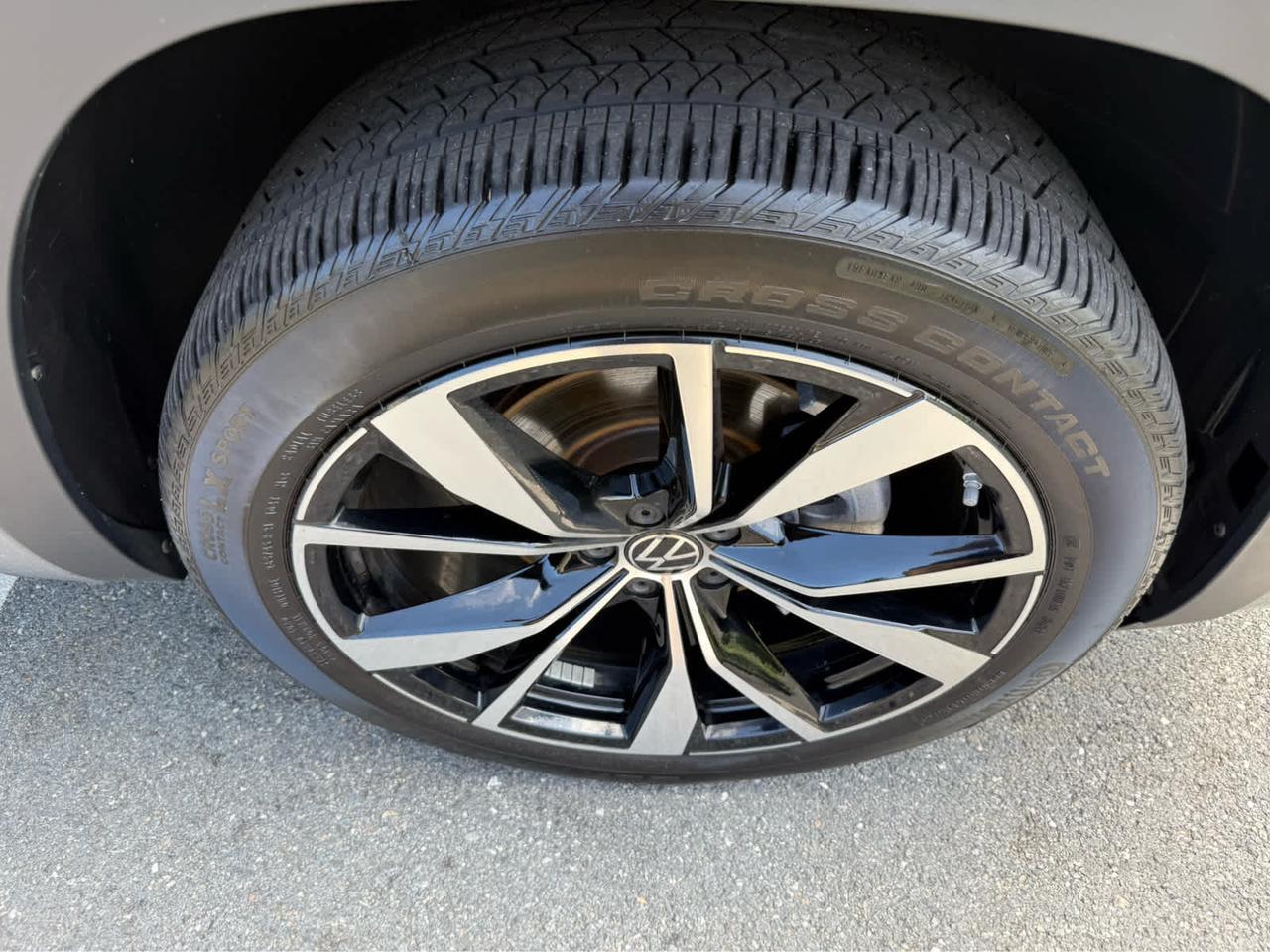 2025 Volkswagen Atlas Cross Sport 2.0T SEL Premium R-Line Wellesley MA