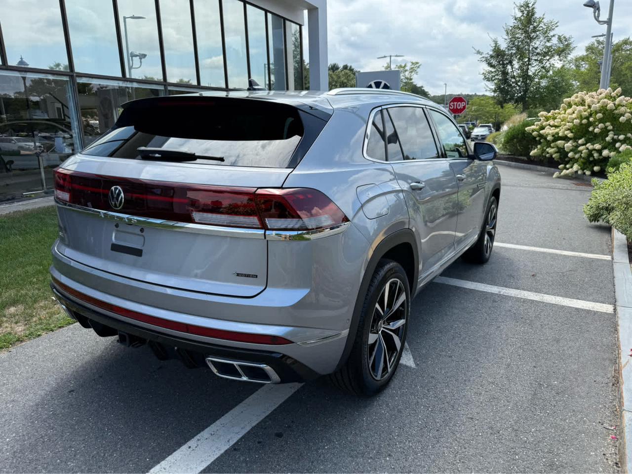 2025 Volkswagen Atlas Cross Sport 2.0T SEL Premium R-Line Wellesley MA