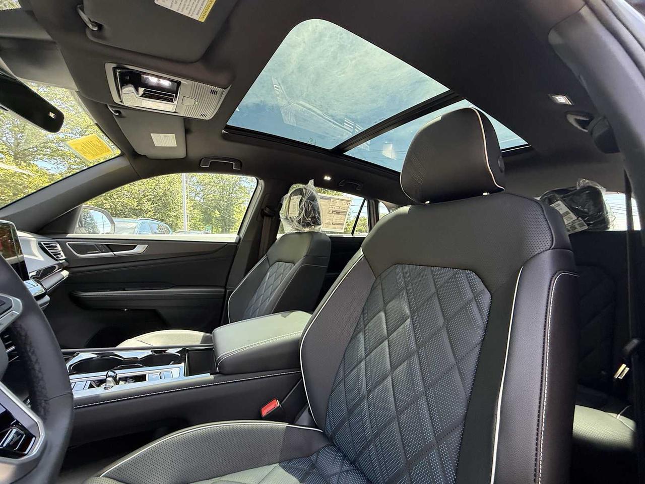 2025 Volkswagen Atlas Cross Sport 2.0T SEL Premium R-Line Westborough MA
