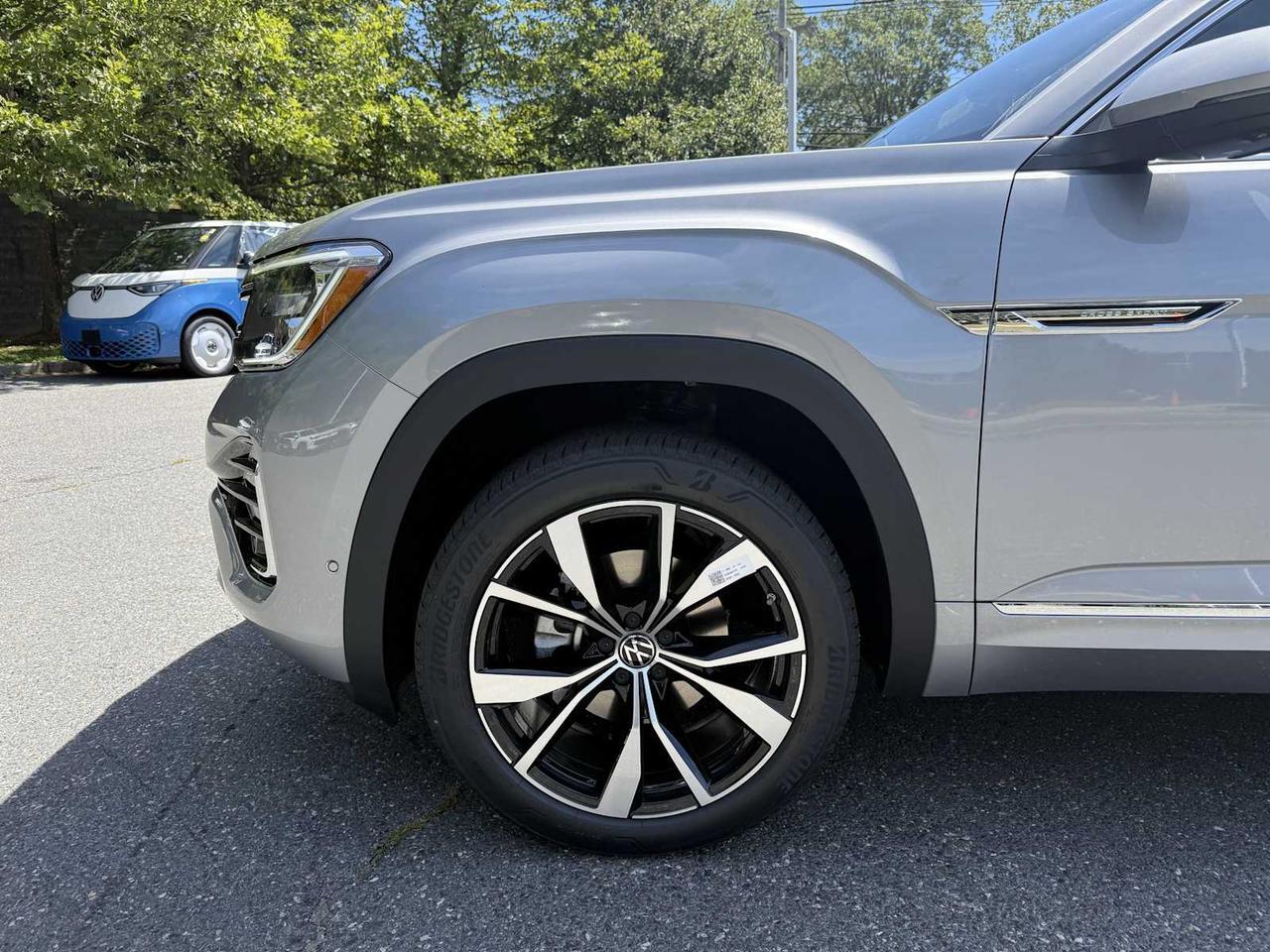 2025 Volkswagen Atlas Cross Sport 2.0T SEL Premium R-Line Westborough MA