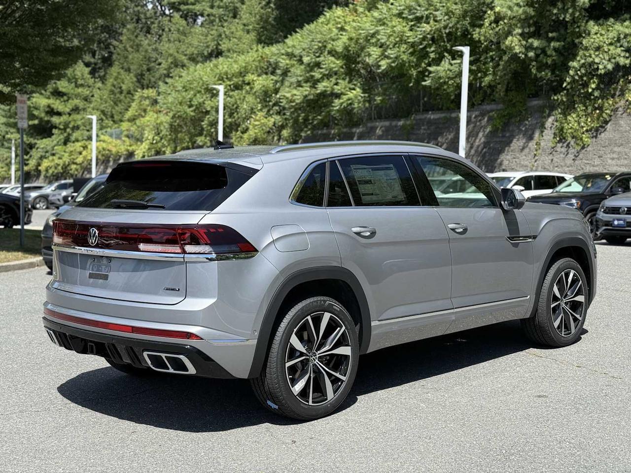 2025 Volkswagen Atlas Cross Sport 2.0T SEL Premium R-Line Westborough MA