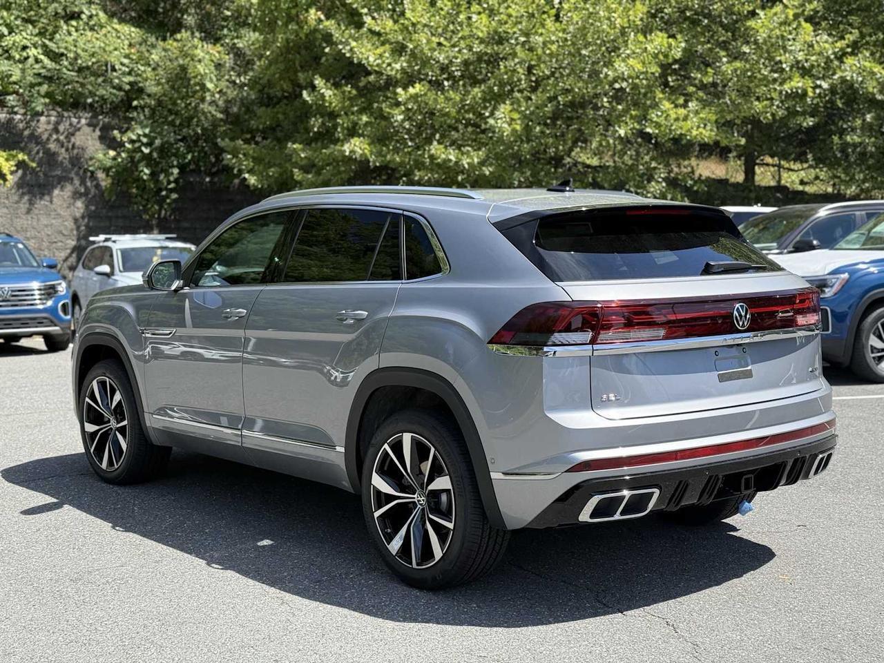 2025 Volkswagen Atlas Cross Sport 2.0T SEL Premium R-Line Westborough MA