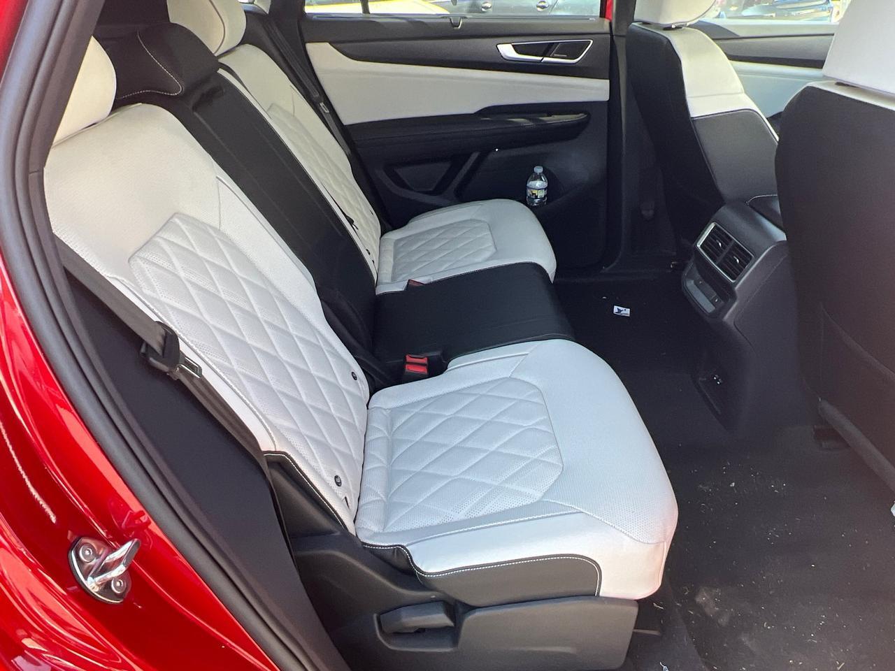 2025 Volkswagen Atlas Cross Sport 2.0T SEL Premium R-Line Hagerstown MD