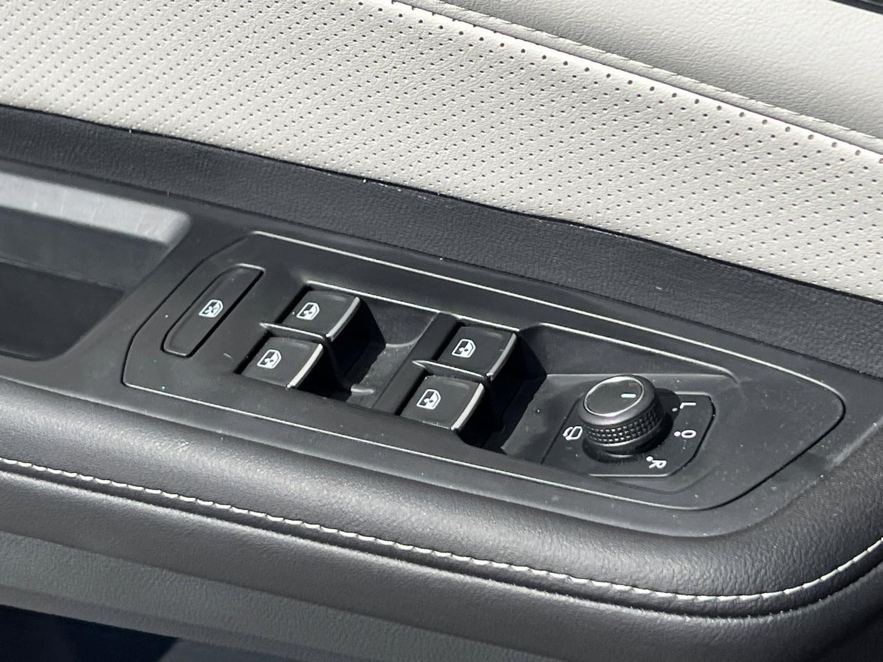 2025 Volkswagen Atlas Cross Sport 2.0T SEL Premium R-Line Hagerstown MD