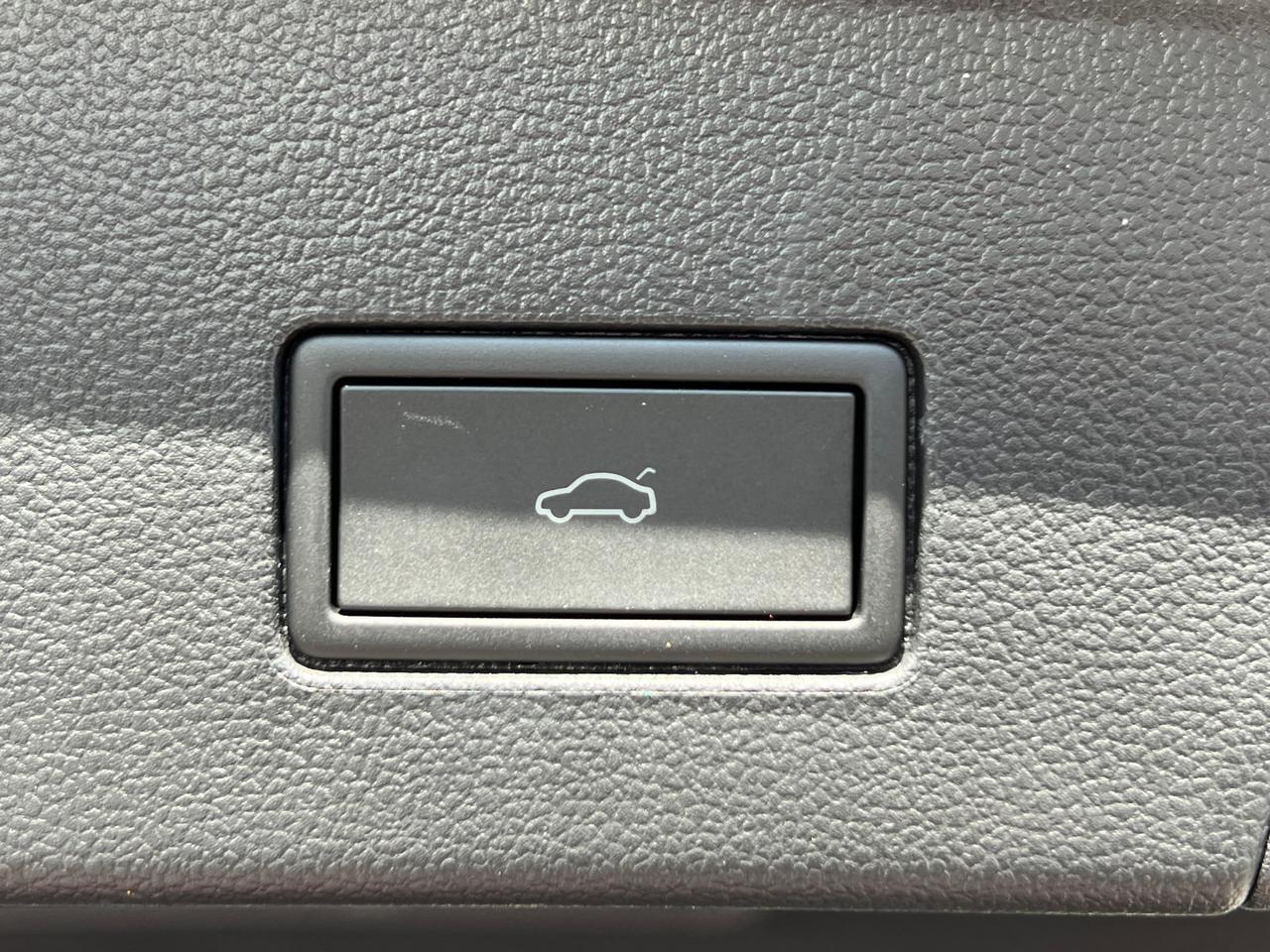 2025 Volkswagen Atlas Cross Sport 2.0T SEL Premium R-Line Hagerstown MD