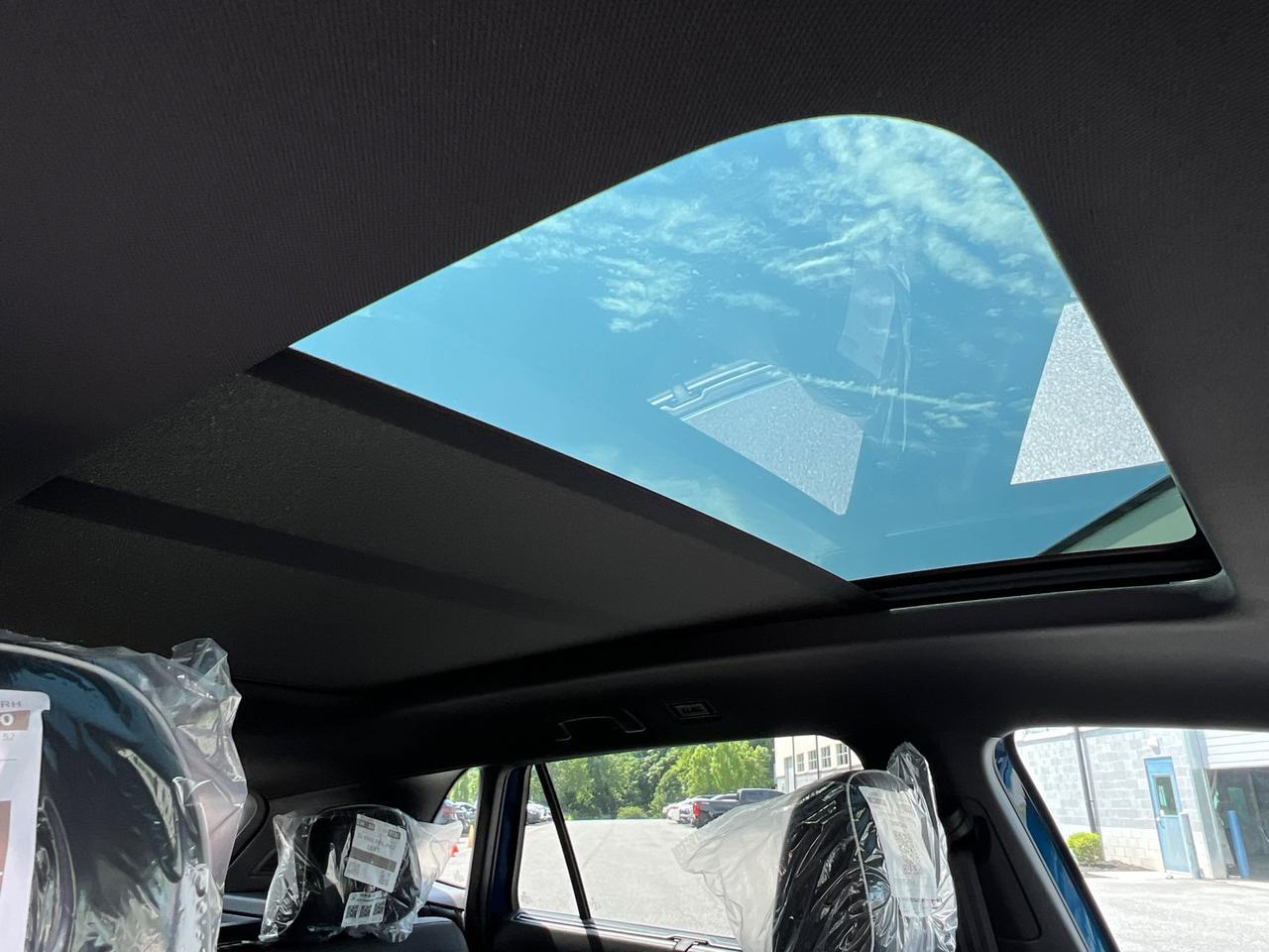 2025 Volkswagen Atlas Cross Sport 2.0T SEL Premium R-Line Hagerstown MD