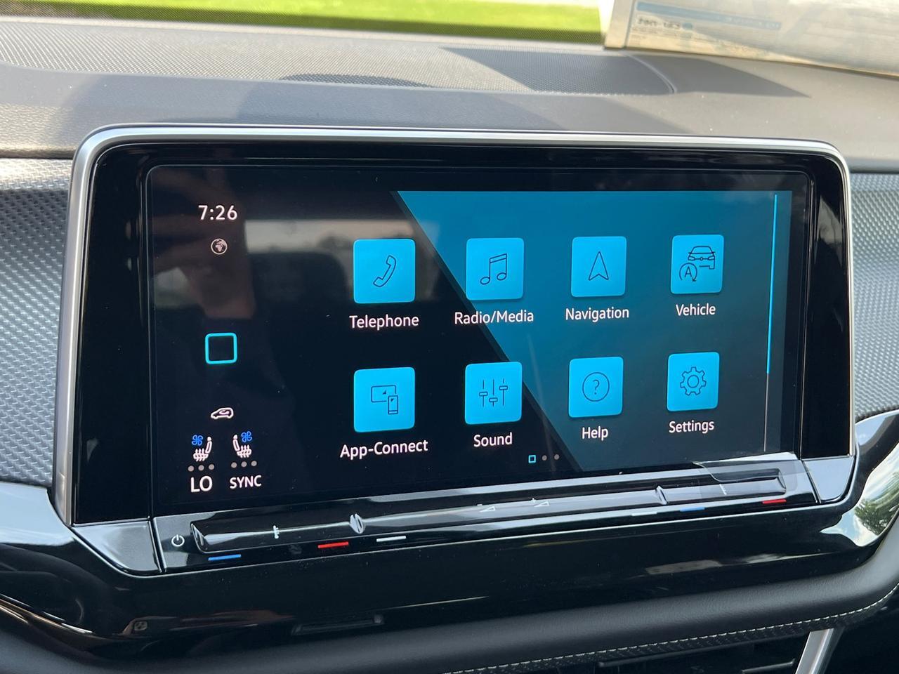 2025 Volkswagen Atlas Cross Sport 2.0T SEL Premium R-Line Hagerstown MD