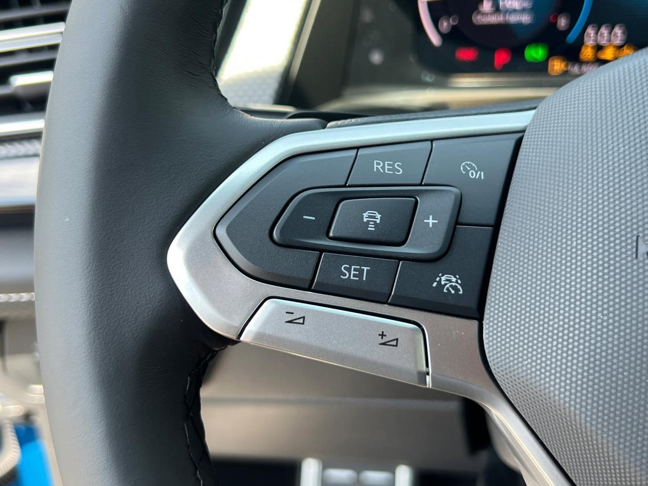 2025 Volkswagen Atlas Cross Sport 2.0T SEL Premium R-Line Hagerstown MD