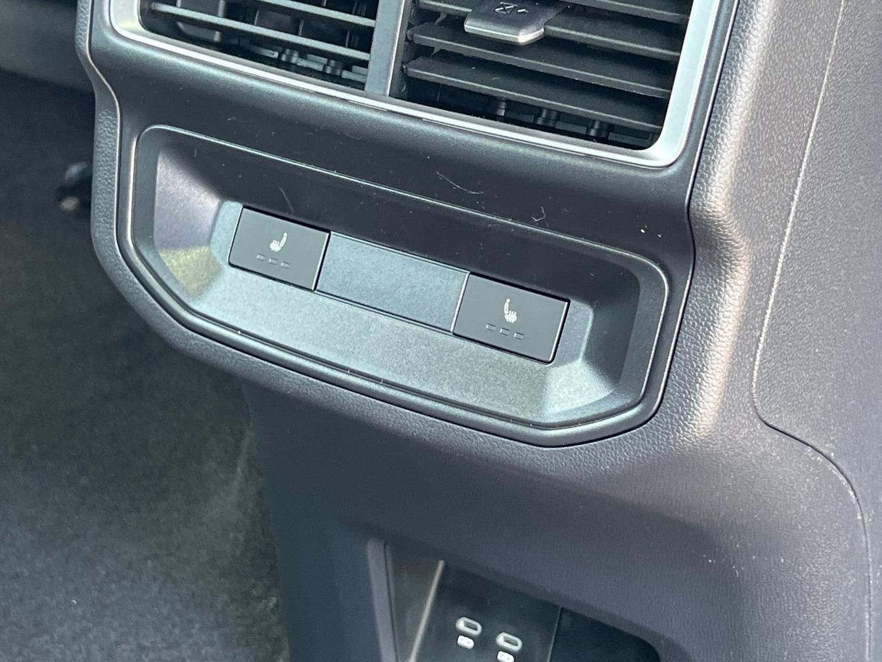 2025 Volkswagen Atlas Cross Sport 2.0T SEL Premium R-Line Hagerstown MD