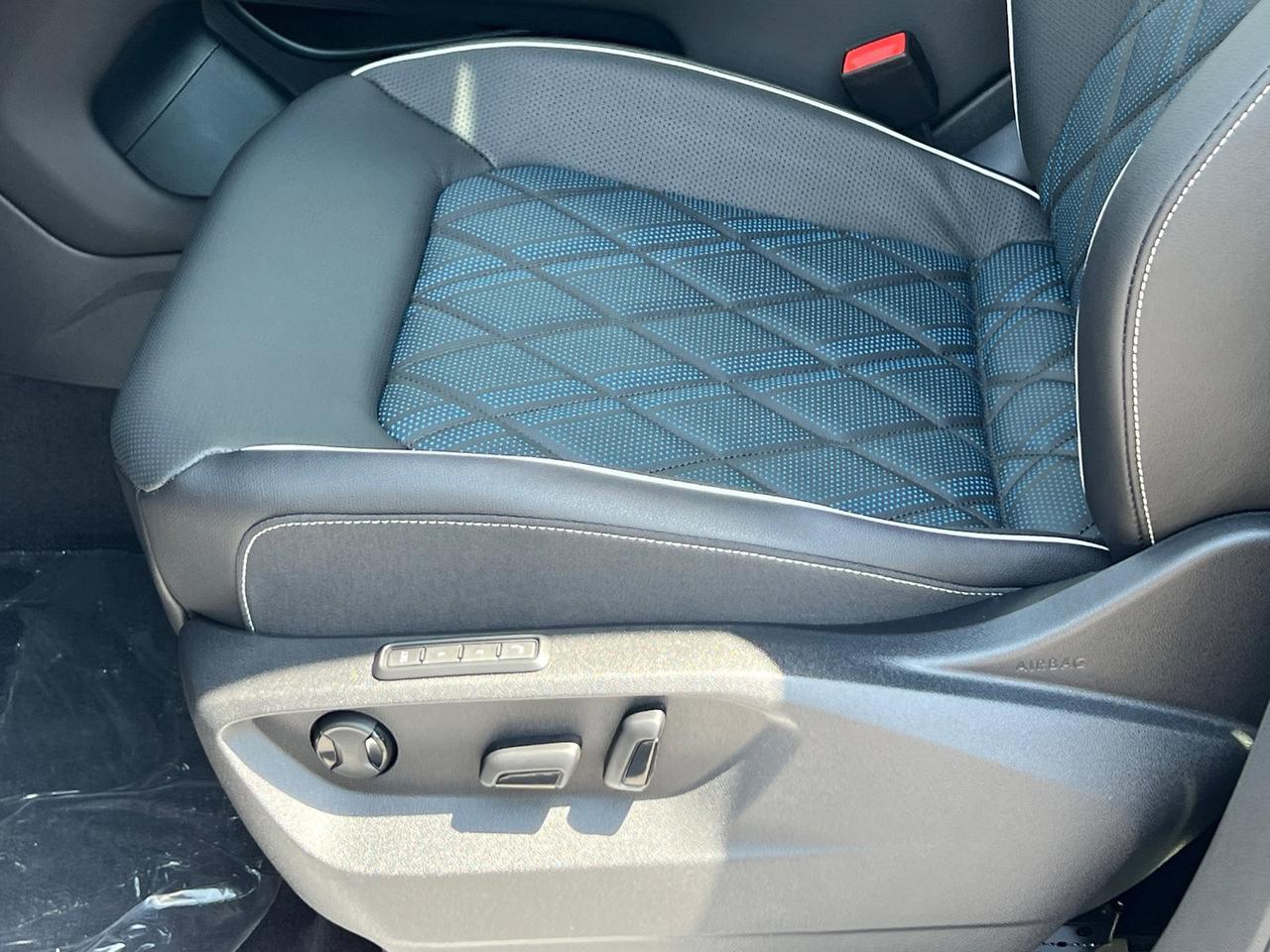 2025 Volkswagen Atlas Cross Sport 2.0T SEL Premium R-Line Hagerstown MD