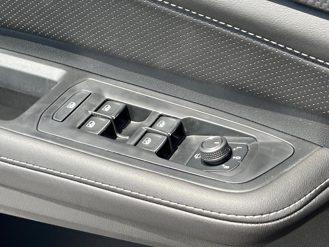 2025 Volkswagen Atlas Cross Sport 2.0T SEL Premium R-Line Hagerstown MD