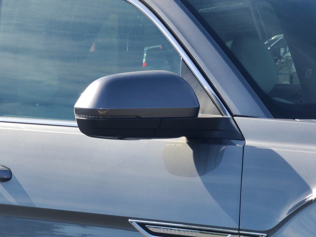 2025 Volkswagen Atlas Cross Sport 2.0T SEL Premium R-Line Springfield VA