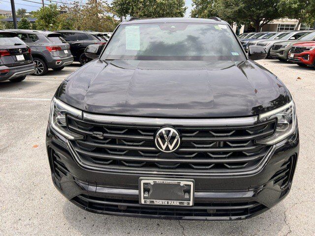 2025 Volkswagen Atlas Cross Sport 2.0T SEL R-Line Black