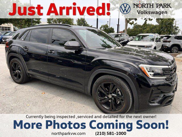 2025 Volkswagen Atlas Cross Sport 2.0T SEL R-Line Black